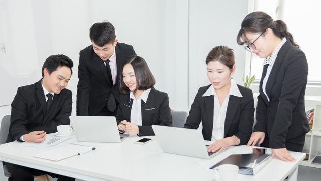 |职场上无疑是领导的地位明显高于下属