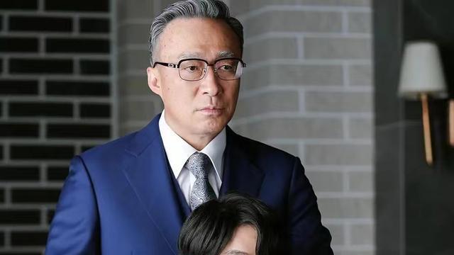 财阀家的小儿子|《财阀家的小儿子》陈道俊黑化成功，复仇先拿2人“开刀”，太爽