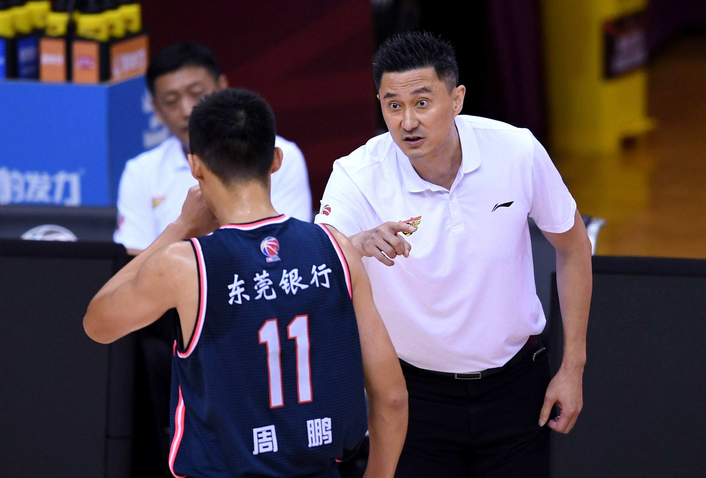 广东男篮|正式确定！宏远签约两大锋线新星，储备张镇麟克星，朱芳雨太聪明