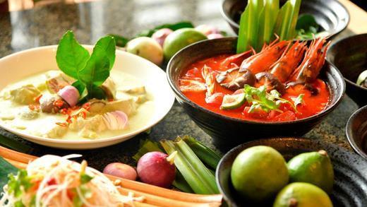 |中国游客去泰国旅行，点7只大龙虾，留下400元被老板拦住：算错了