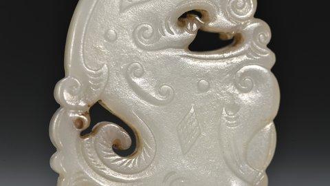 |清代 和田玉鱼化龙挂件