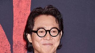 李连杰|李连杰为向太站台！抗病休养多年变「浓密黑发」回春6秒片曝光