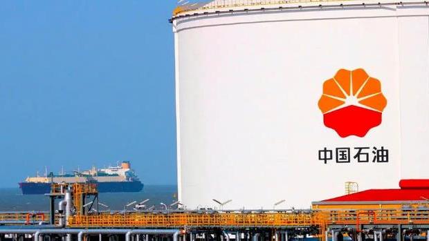 中国石油天然气集团|中国石油面向社会招聘，平均月薪可达8590元，这3类毕业生有福了