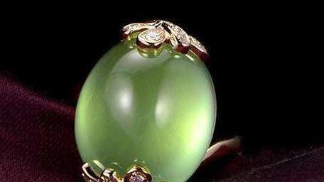 冰种翡翠|在缅甸花6w买的冰种翡翠，经检测竟然是葡萄石！翠友都要气哭了