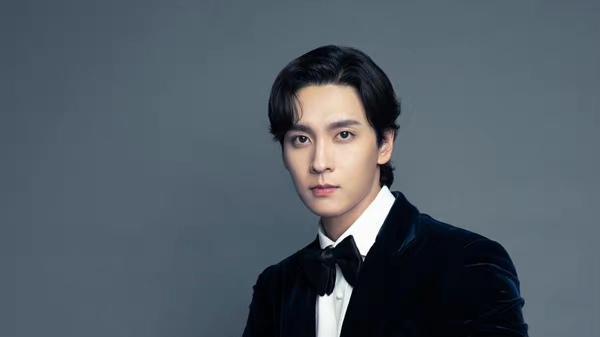 朴信惠|朴信惠晒照宣布将复出，短发造型少女感十足，产后4个多月状态回春