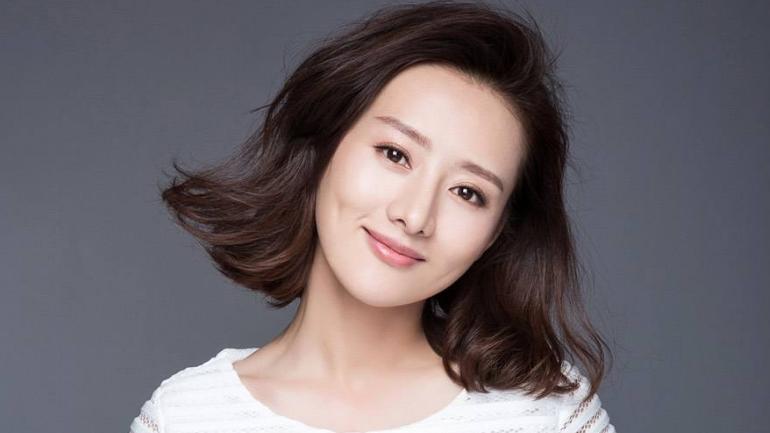 王靖云|王靖云隐藏的王者，将表演视为人生信条，成就耀眼又睿智的星途