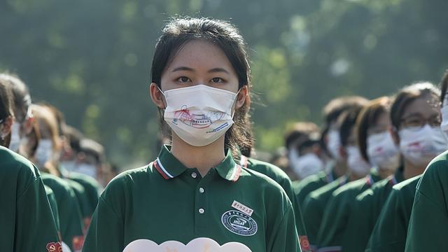 求职|华科招聘45名辅导员，应聘条件让普通人不敢高攀，名校真是不一般