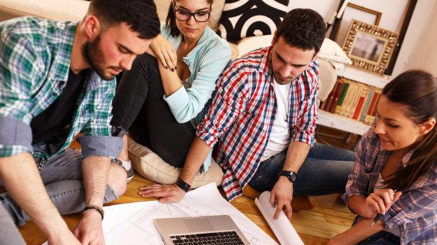 |职场上，领导总是相互猜疑，为什么我还要和领导共事呢