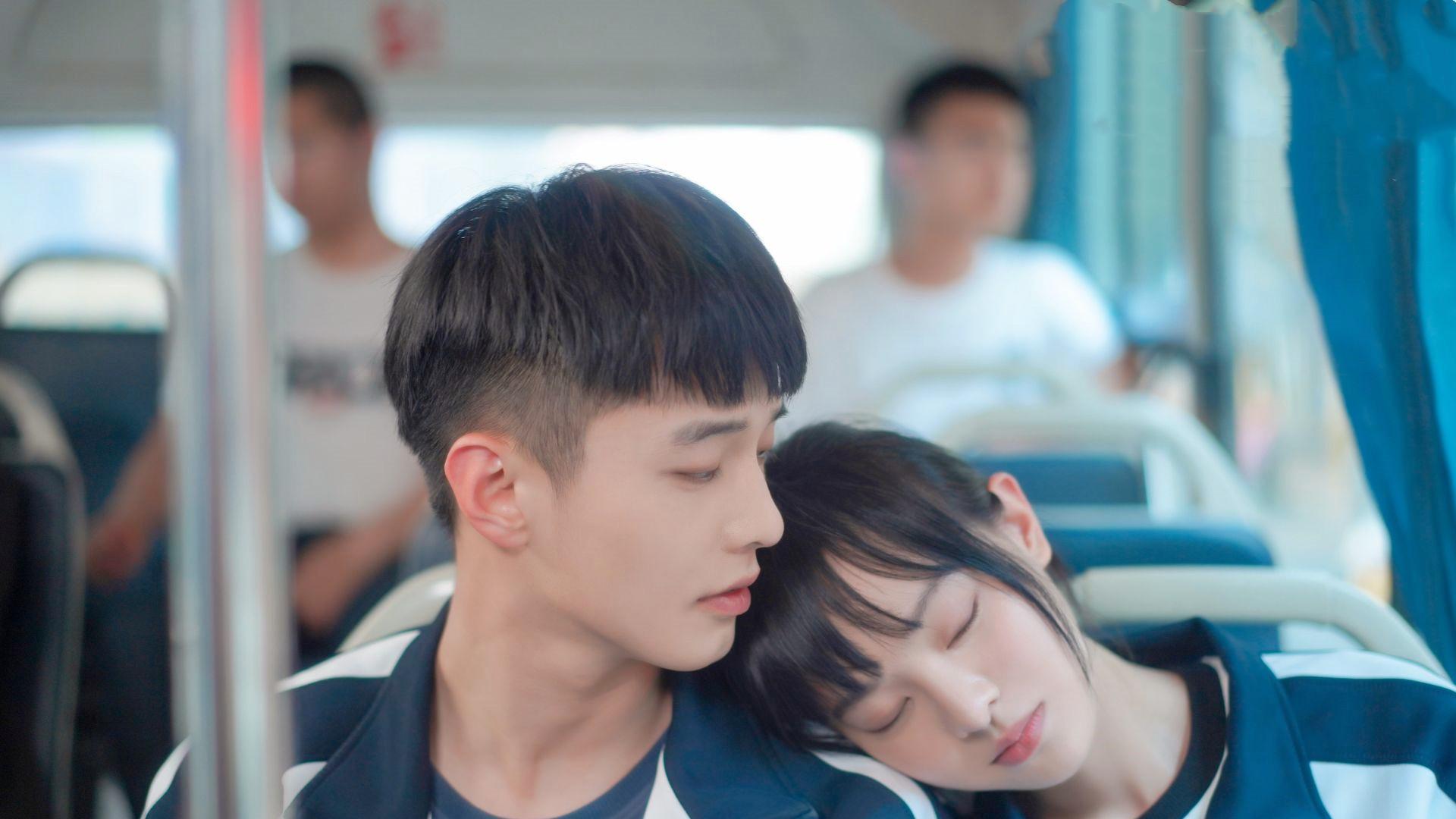 张笑然|《当你年少时》：麻糖镇的少年生活又是谁热烈青春的缩影