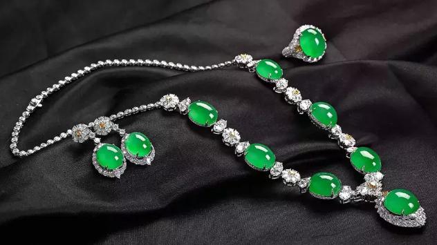 翡翠|翡翠蛋面凭什么这么贵？怎样去选购，挑选最合适的呢