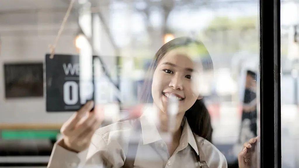 |“本科毕业后，我去海底捞刷盘子……”