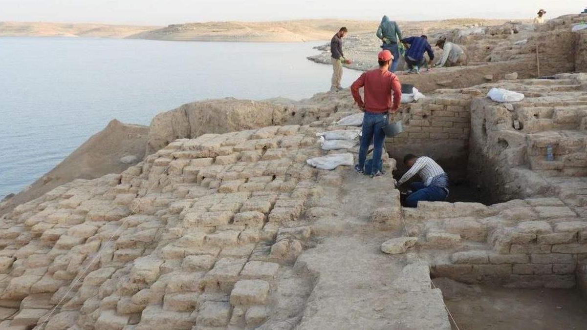 考古学家发现13000年前隧道！内壁痕迹触目惊心，并非人类所为！