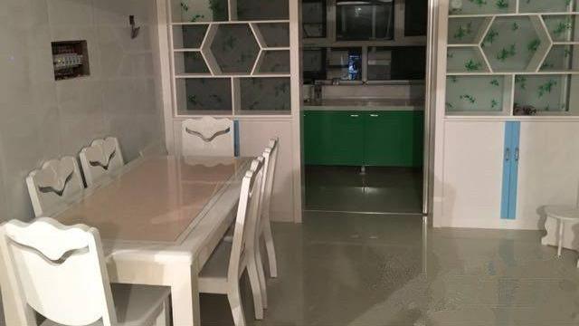 晒晒老公装修的新房，头一次见这么绿的柜子，朋友都赞成砸掉重装