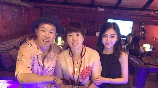 德云社|德云社烧饼学艺二十年，孙子立志延续相声事业，烧饼母亲感动落泪