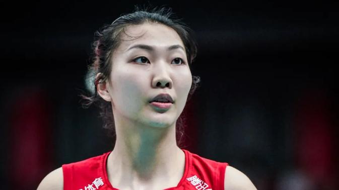 袁心玥|?深夜7点34分，人民日报正式表态！力挺袁心玥力压女排3巨头当队长