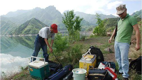 饵料|初到陌生钓点，水情、鱼情不明，我们应该怎么做？