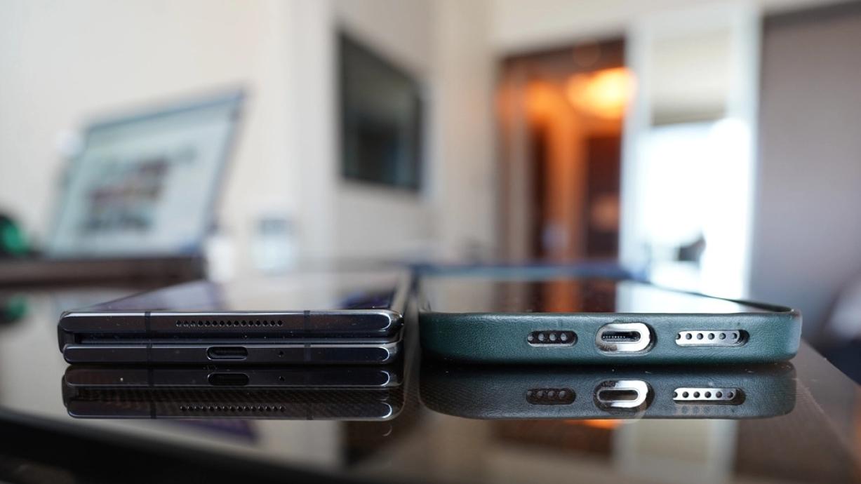 CPU|小米MIX Fold2很“轻薄”，跟苹果戴壳接近，外媒表示难以置信！