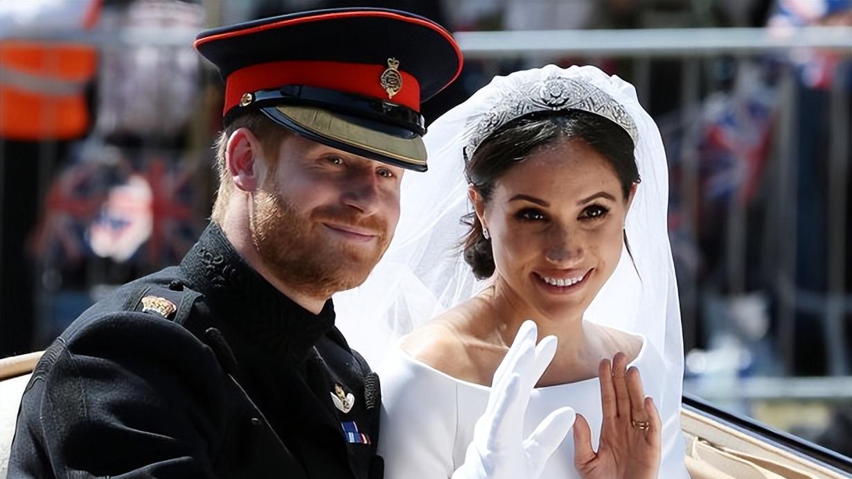 欧美明星|梅根的面具滑落，“试图表现得友善”时出现了关键的肢体语言错误