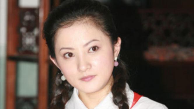 金铭|金铭：9岁爆红，18岁考上北大，撒贝宁，曾发誓娶她，42岁至今单身