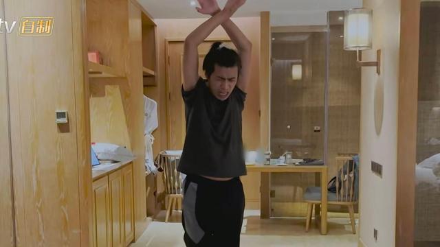 仁科|征服李承铉、打脸潘玮柏、激励张智霖，仁科的唱跳精神不容小觑