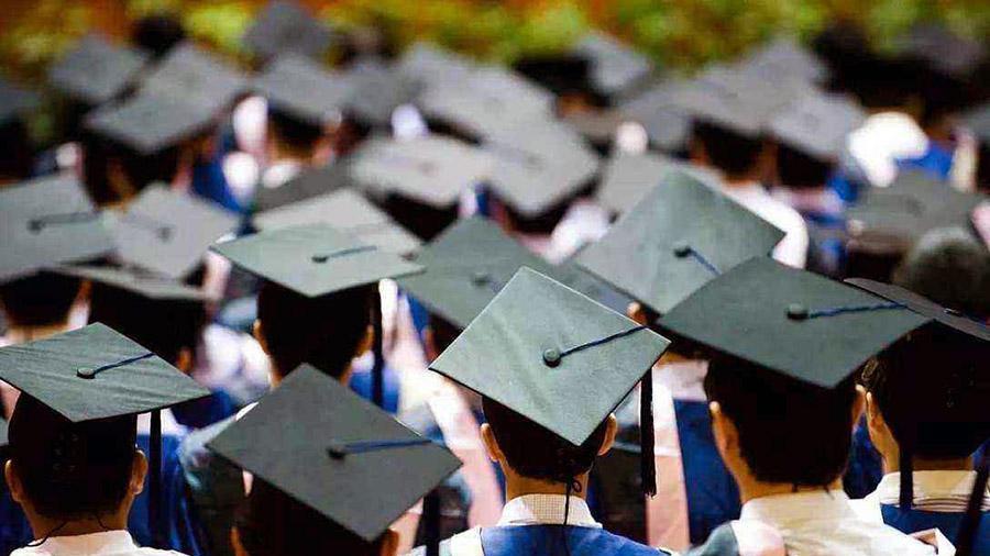 职业年金|27岁名校生在家待业，背后原因扎心：毁掉孩子的，是父母的自私