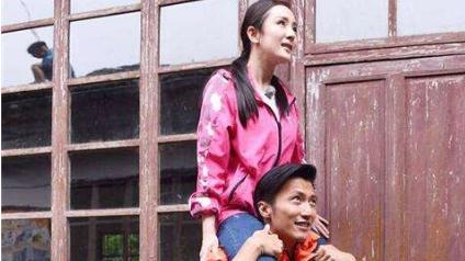 谢霆锋|曾骑在谢霆锋脖子上的三位女艺人，人气都很高，谁才是最后赢家？