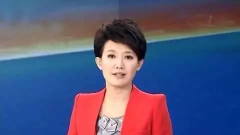 主持人|她是中国“最真实”的主持人，上镜25年不化浓妆，48岁还是单身！