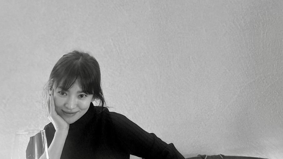 宋慧乔|宋慧乔晒美照庆41岁生日，嘟嘴卖萌似少女，肌肤白皙脸部无皱纹