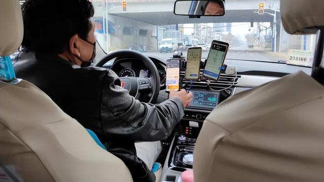 网约车|网约车混战重演，大厂争相入局，为啥要去抢滴滴、高德的生意