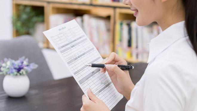 |聘者明明已经带了自己的简历，但是公司还是会让填写应聘登记表