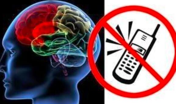 睡觉时手机放枕边有辐射？手机总不离身，要承担什么后果？