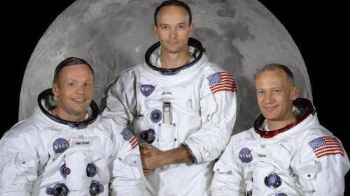 人类登陆月球后是怎么返航的，难道月球上有火箭发射基地？