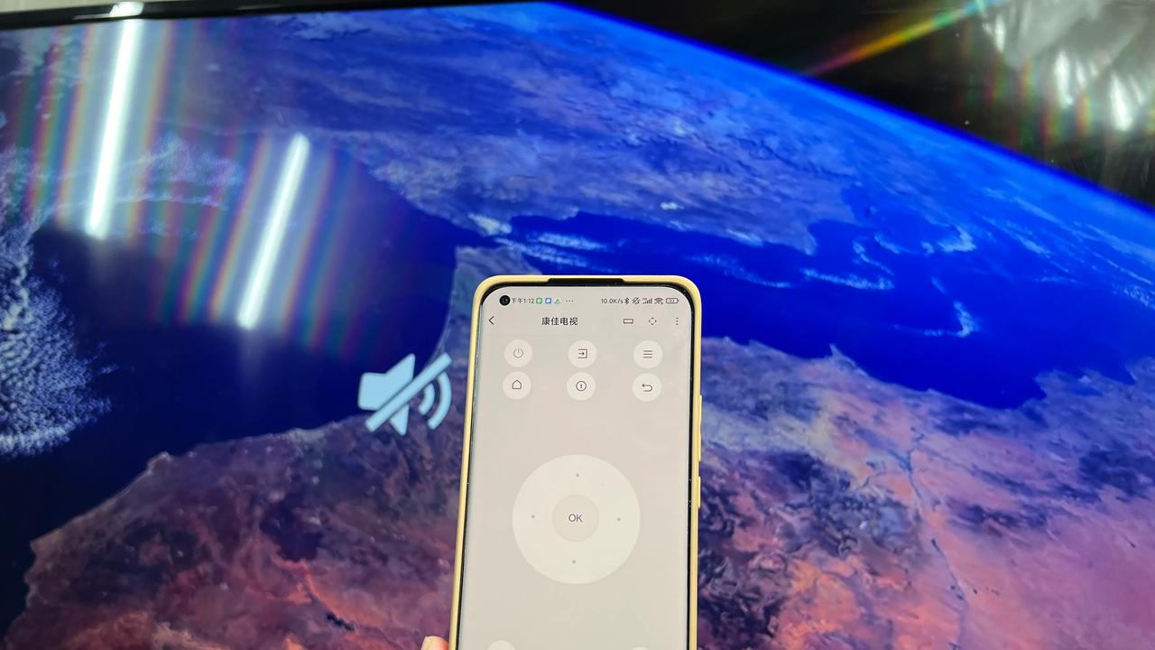 什么？还有人天天在沙发、地毯、床上不停找遥控器？有手机不就行了