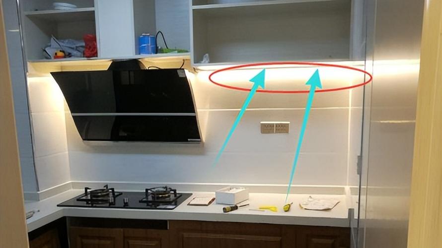 穷小伙自制瓷砖橱柜，省钱又耐用，完工后被邻居纷纷称赞！