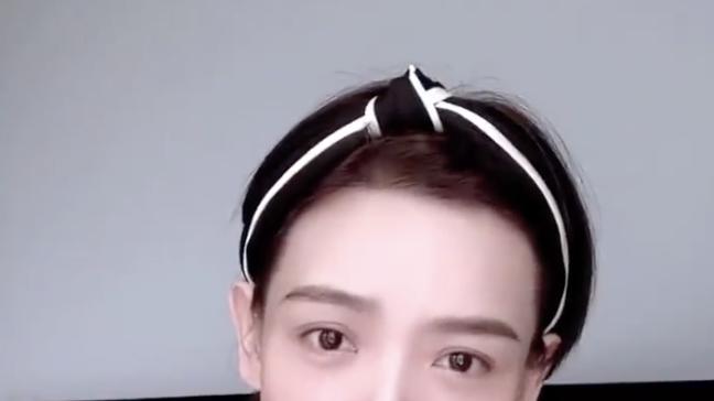 李晓峰|刘恺威认爱后，李晓峰首晒男友身影，互动甜蜜，秀恩爱越来越高调