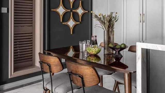 160平新中式五居室，入户门前设计小景让你进门有回归大自然之感