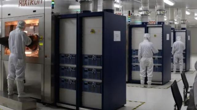 光刻机|一则数据显示，关键时刻，光刻机来了！