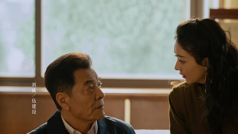 胡歌|《风吹半夏》最强对手！胡歌新剧《县委大院》空降央视，爆款预定