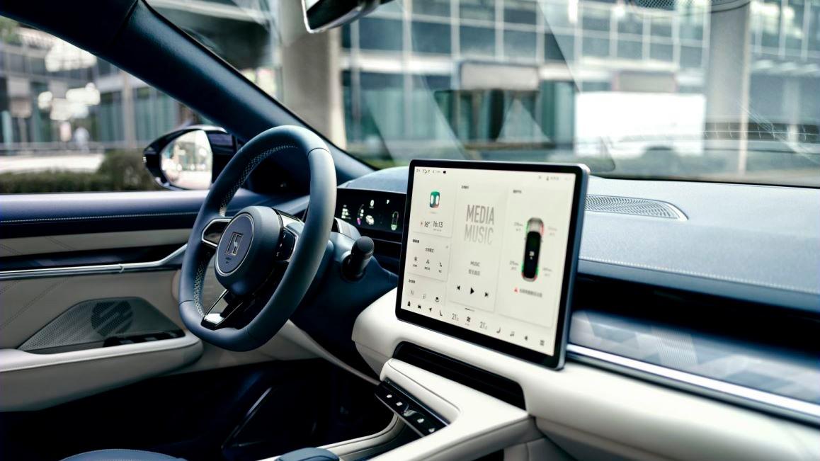 驾驶|极氪001正式搭载8155智能座舱计算平台 新老用户全部免费升级