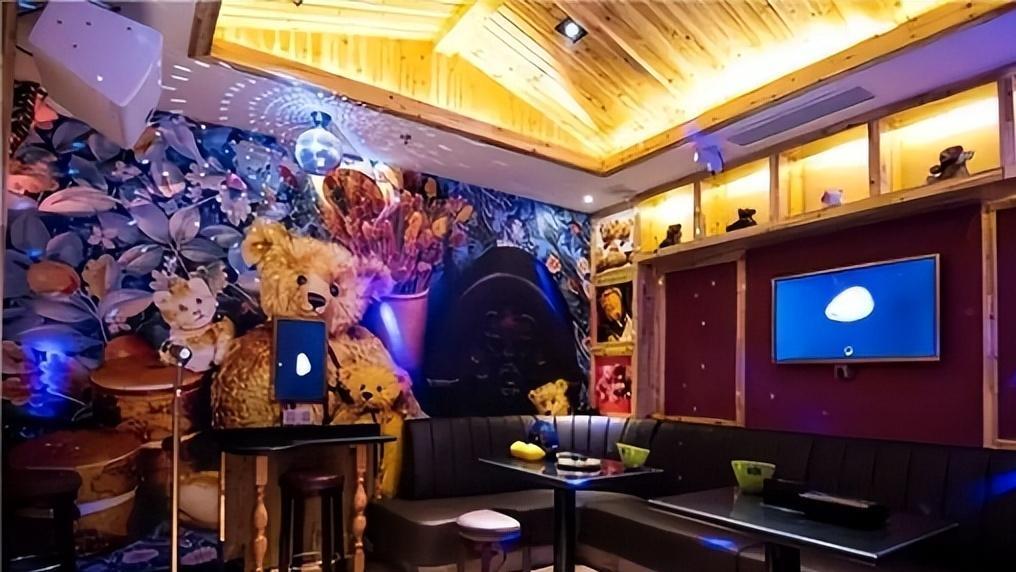 KTV“歪风”该叫停了，拿“陪唱”当幌子，却进行私下交易