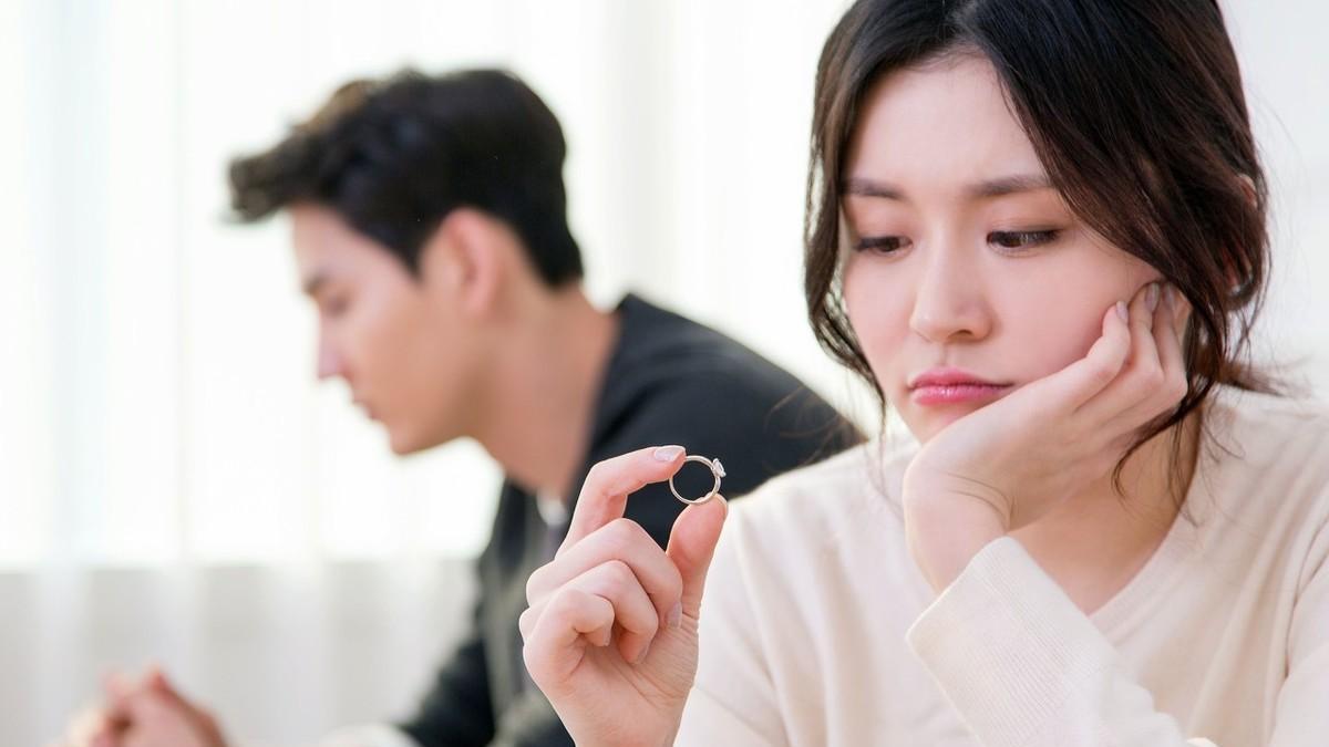 妻子生了二胎后要离婚，丈夫怀疑孩子不是亲生，亲子鉴定揭隐情