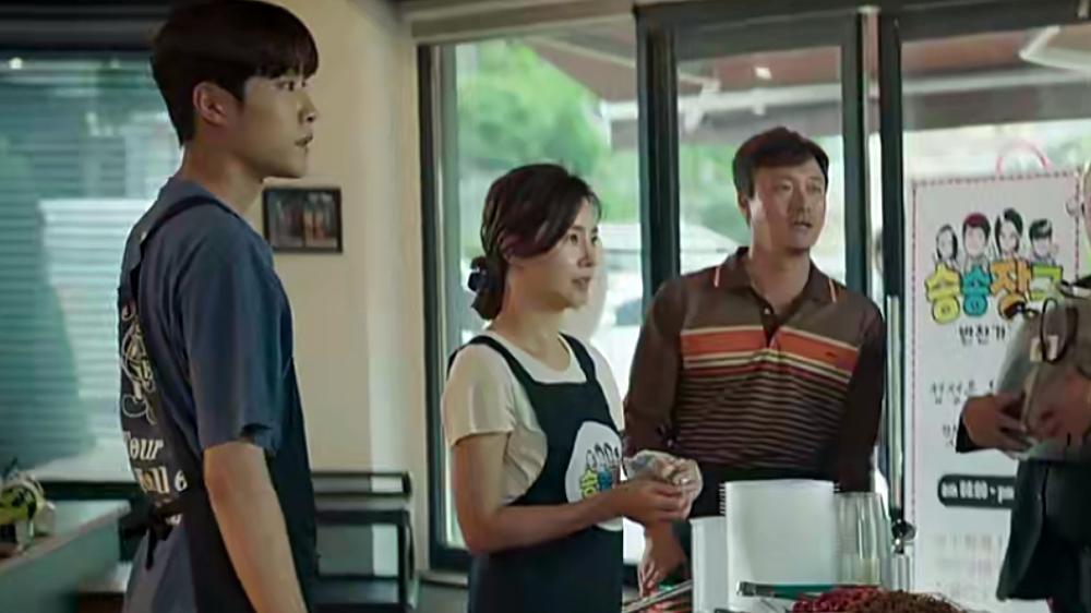 金汤匙|《金汤匙》男二岁月静好，男主负重前行？是谁得了便宜还卖乖？