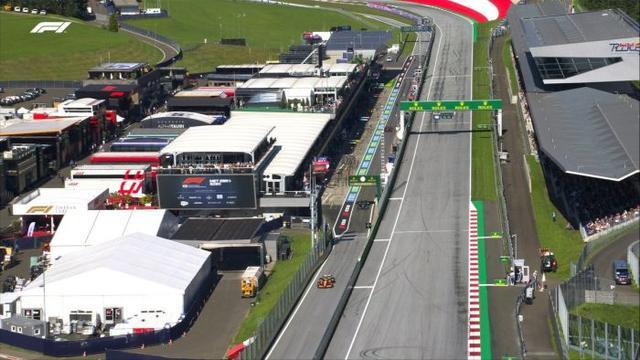 维斯塔潘|F1奥地利：汉密尔顿与拉塞尔双双退赛，维斯塔潘主场强势拿下杆位