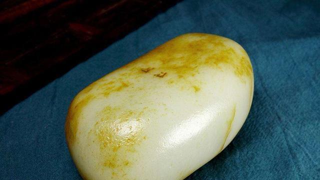 翡翠|怎么鉴别一块石头是不是玉