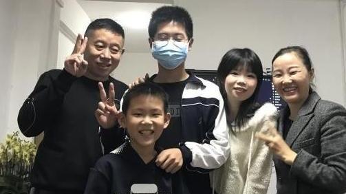 温碧霞|孙海洋告诉三小只：不好好读书以后要做包子，自己生意太厉害