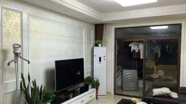 老婆把卫生间、卧室阳台这样收纳，面积大了10平方，邻居交口称赞