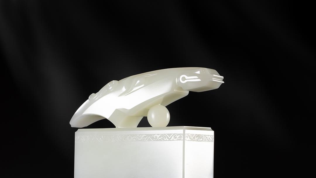 葛洪|朝隆合玉雕艺术品欣赏：和田玉籽料天马行空玉玺摆件葛洪