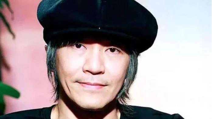 周星驰|59岁的周星驰为何至今不婚？吴孟达：她去世后，他开始白头！