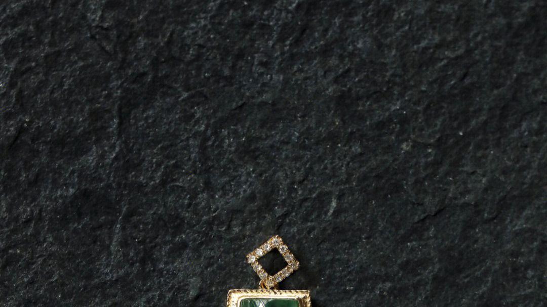 ea|高冰晴绿翡翠无事牌