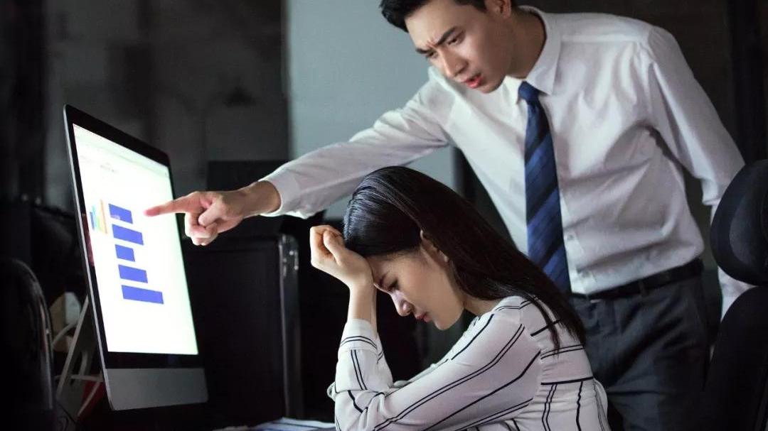 |老板批评你：公司离开谁都照转，干不好就走人，你会立马辞职吗？